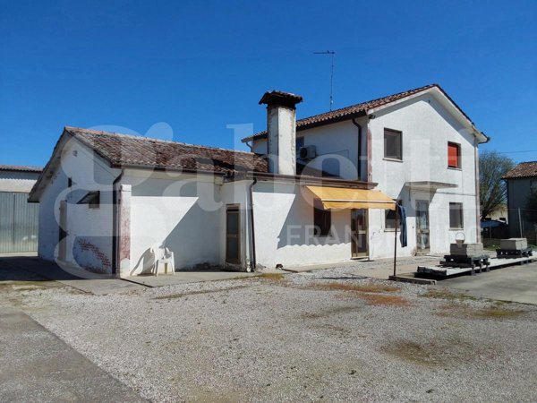 casa indipendente in vendita a Porto Viro