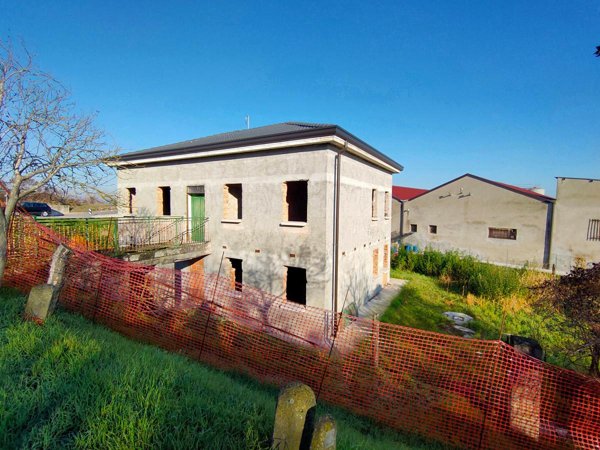 casa indipendente in vendita a Porto Viro