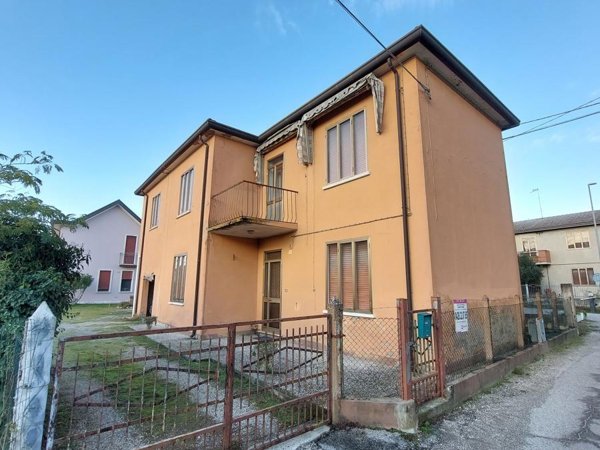 casa indipendente in vendita a Porto Viro