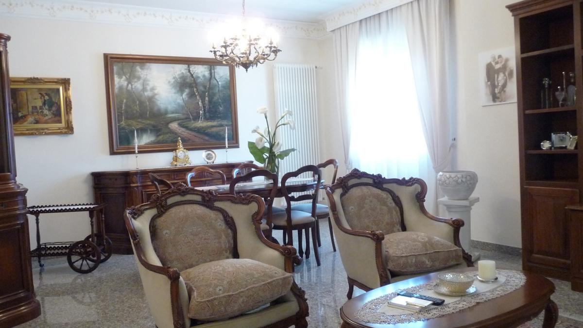 casa indipendente in vendita a Porto Viro