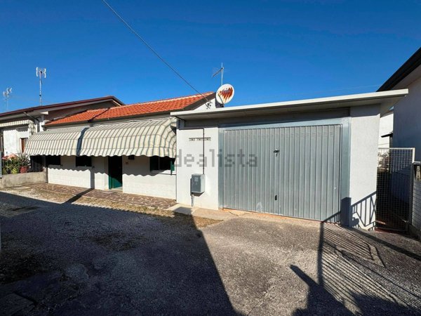 casa indipendente in vendita a Porto Viro