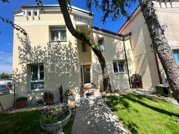 casa indipendente in vendita a Porto Viro