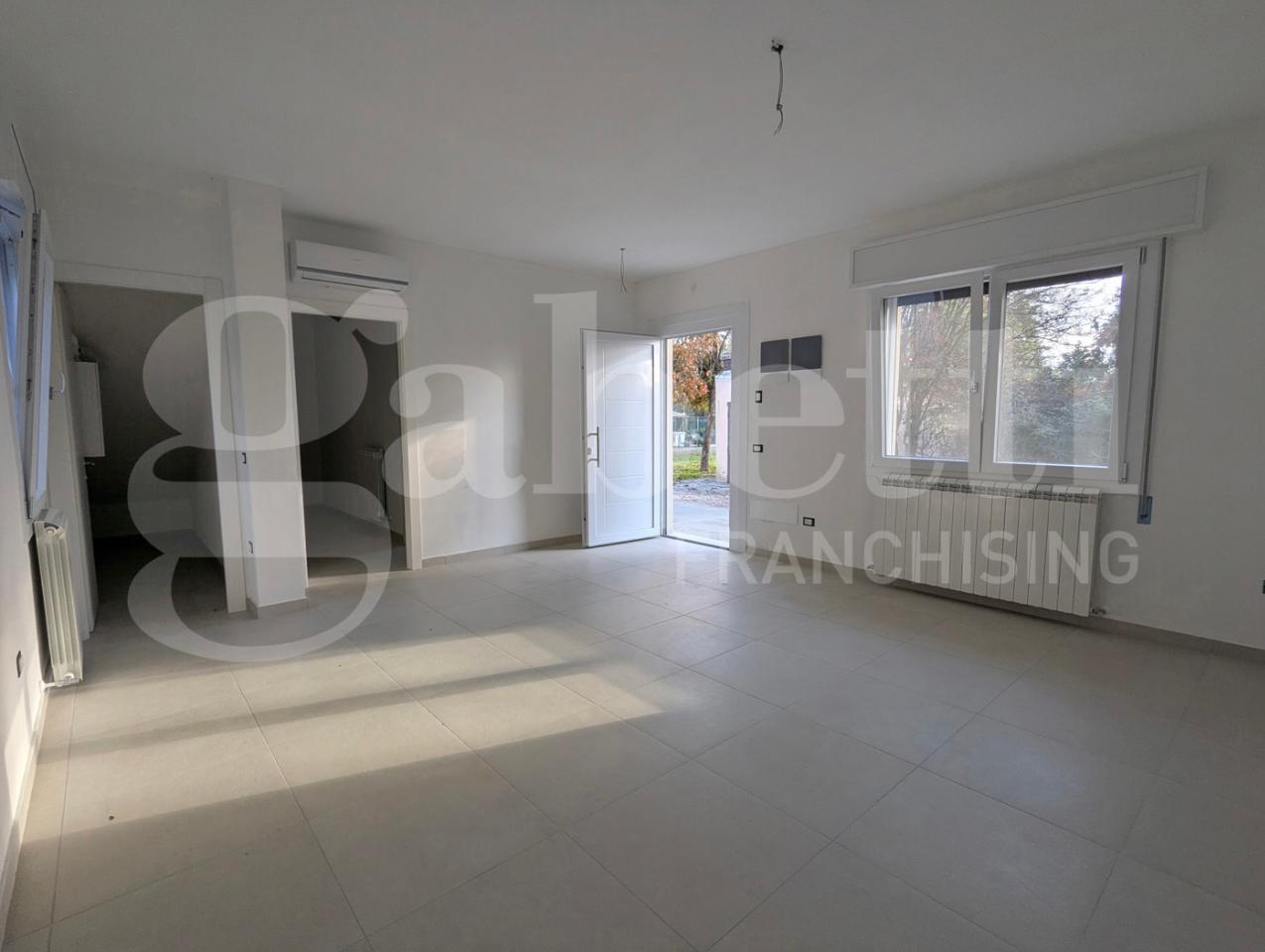 casa indipendente in vendita a Porto Viro