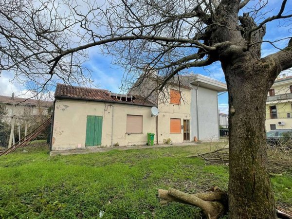 casa indipendente in vendita a Porto Viro