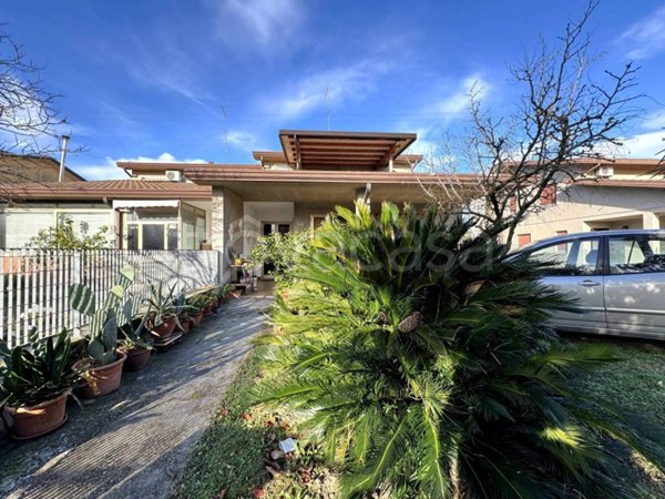 casa indipendente in vendita a Porto Viro