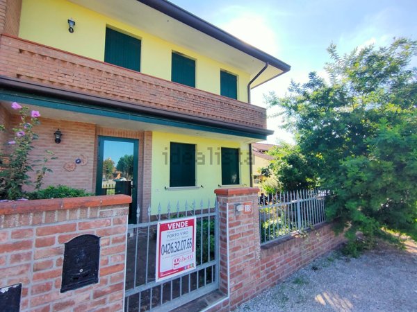 casa indipendente in vendita a Porto Viro