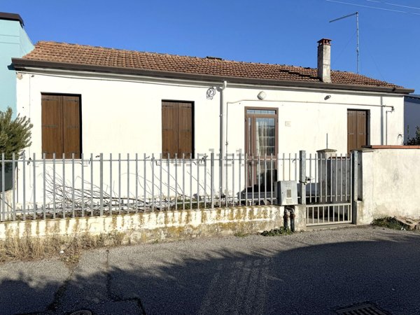 casa indipendente in vendita a Porto Viro