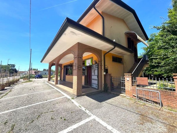 casa indipendente in vendita a Porto Viro