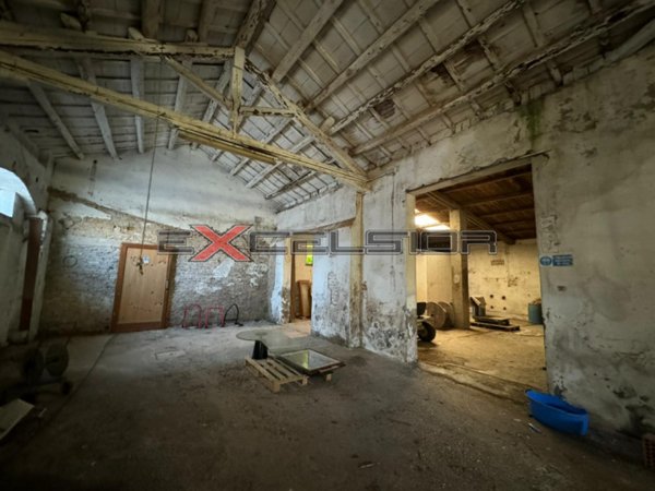 locale di sgombero in vendita a Porto Viro