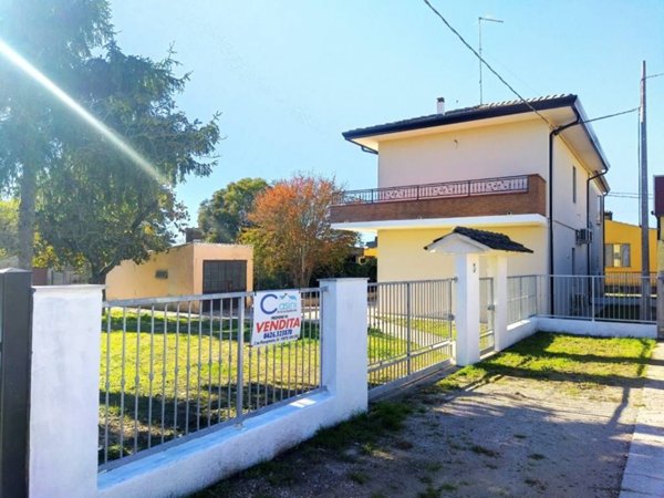 casa indipendente in vendita a Porto Viro