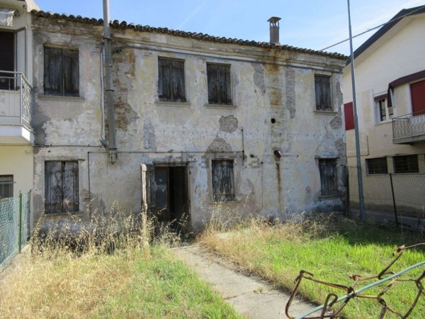 casa indipendente in vendita a Porto Viro