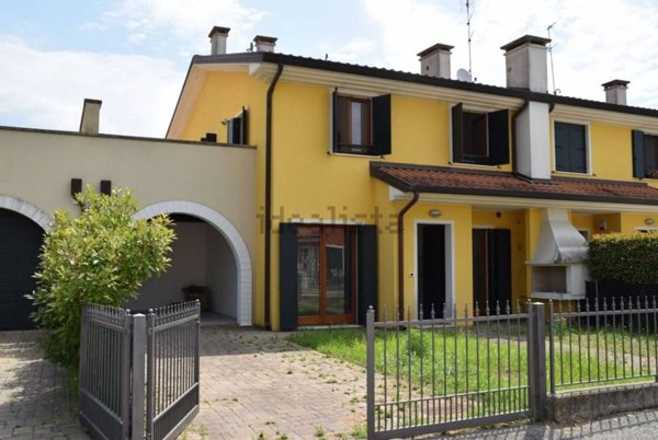 casa indipendente in vendita a Porto Viro