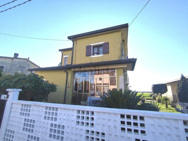 casa indipendente in vendita a Porto Viro