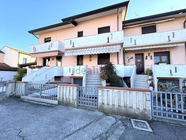casa indipendente in vendita a Porto Viro