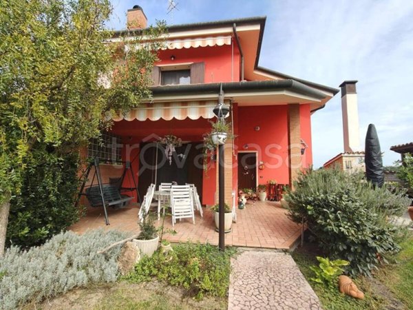 casa indipendente in vendita a Porto Viro