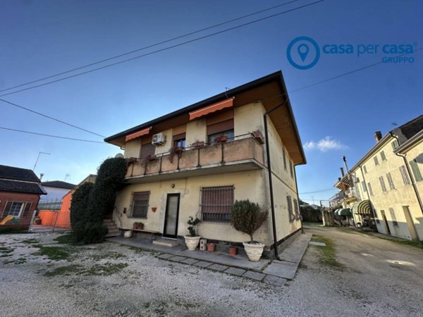 casa indipendente in vendita a Porto Viro
