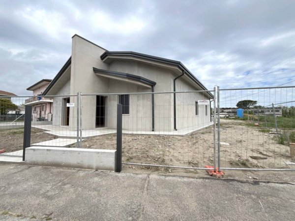 casa indipendente in vendita a Porto Viro