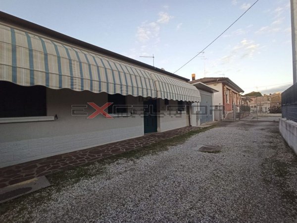 casa semindipendente in vendita a Porto Viro