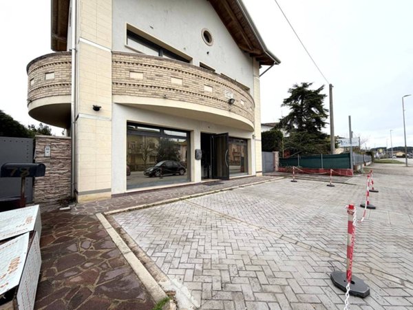 ufficio in vendita a Porto Viro
