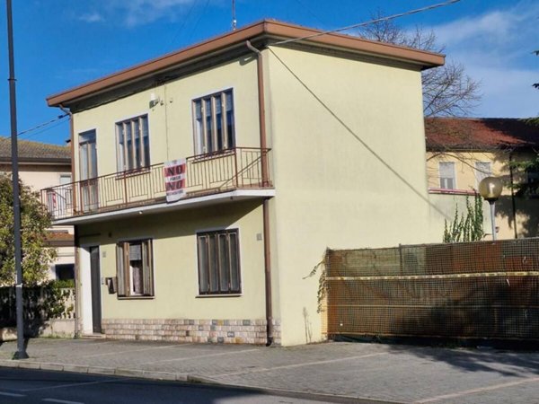 casa indipendente in vendita a Porto Viro