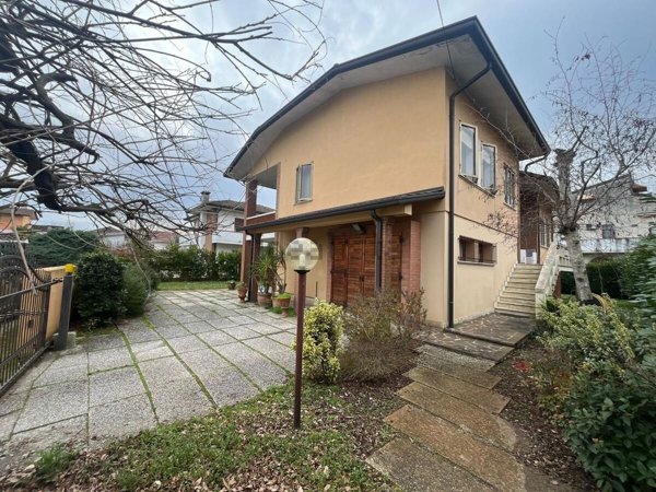 casa indipendente in vendita a Porto Viro