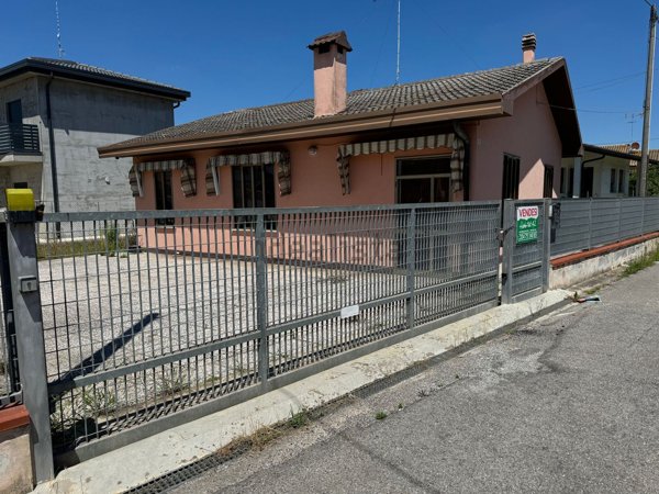 casa indipendente in vendita a Porto Viro