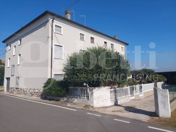 casa indipendente in vendita a Porto Viro