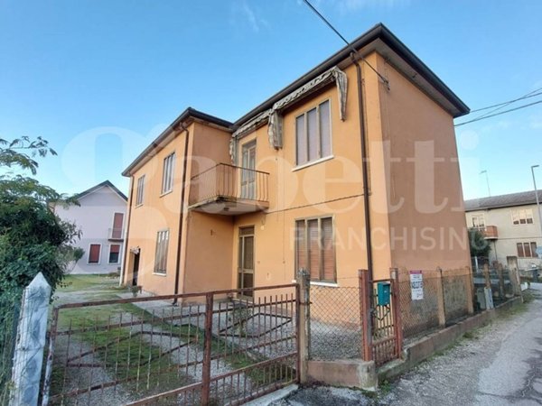 casa indipendente in vendita a Porto Viro