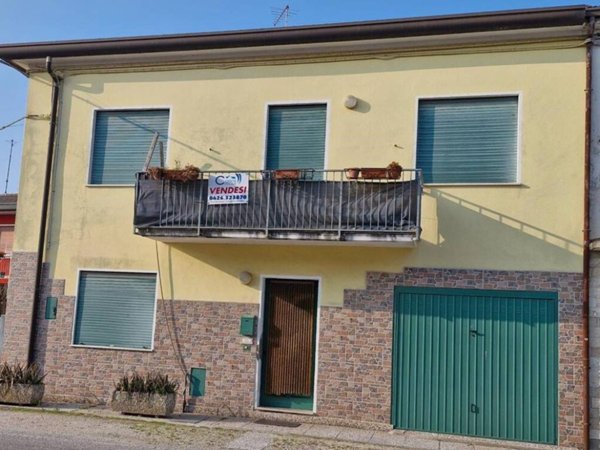 casa indipendente in vendita a Porto Viro