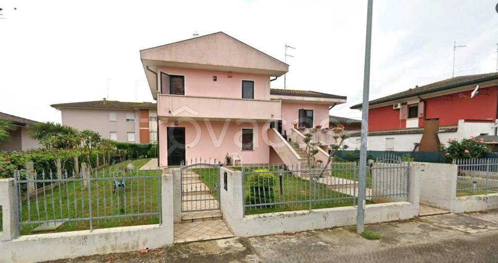 casa indipendente in vendita a Porto Viro
