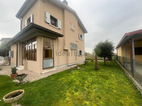 casa indipendente in vendita a Porto Viro