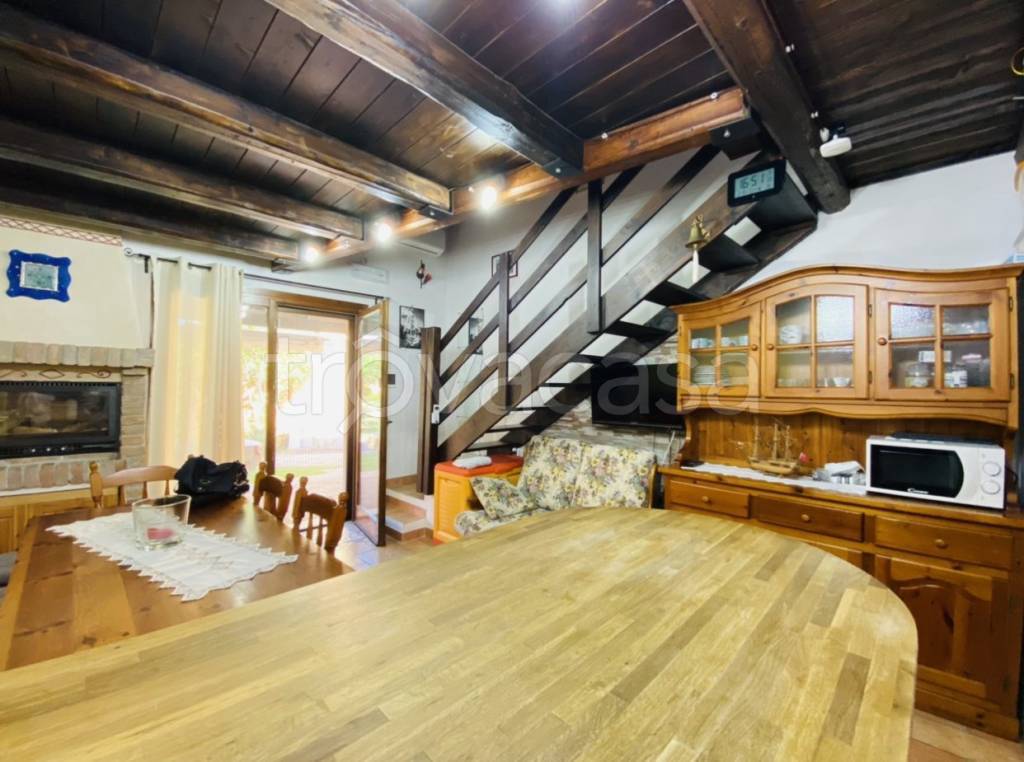 appartamento in vendita a Porto Viro in zona Porto Levante