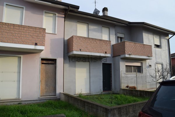 casa indipendente in vendita a Porto Viro