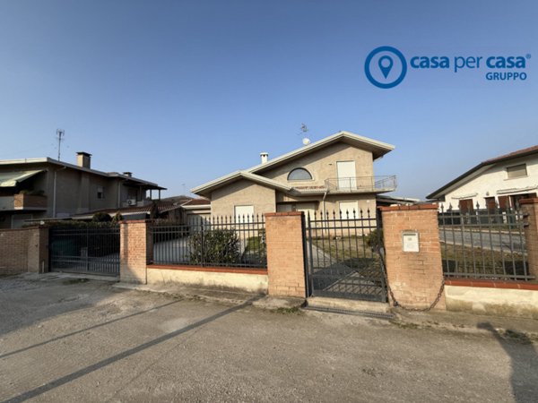 casa indipendente in vendita a Porto Viro in zona Porto Levante