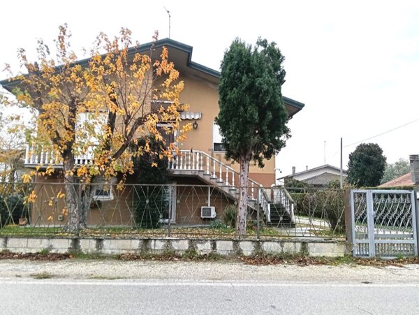 casa indipendente in vendita a Porto Viro
