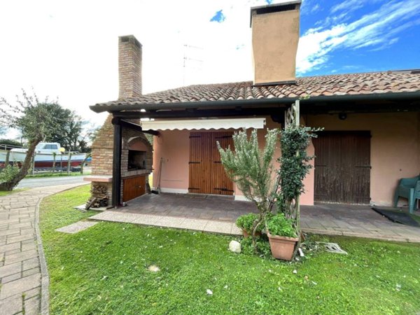 casa indipendente in vendita a Porto Viro in zona Porto Levante