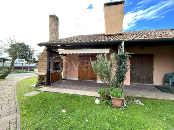 appartamento in vendita a Porto Viro in zona Porto Levante