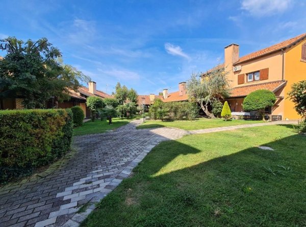 appartamento in vendita a Porto Viro in zona Porto Levante