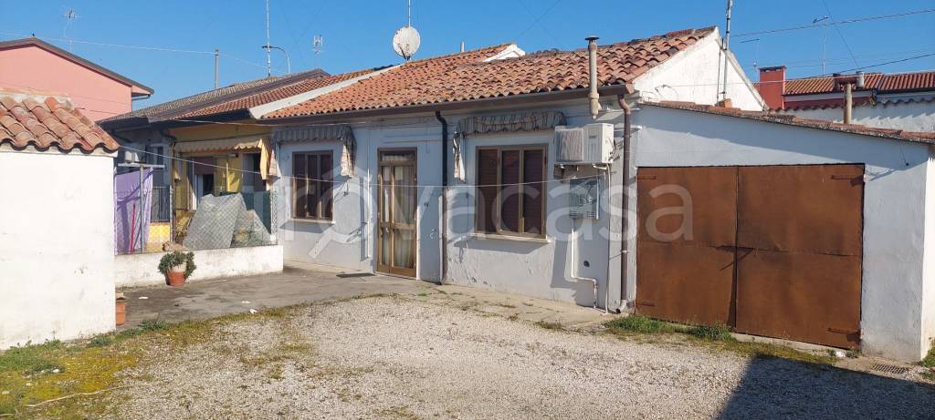 casa indipendente in vendita a Porto Viro