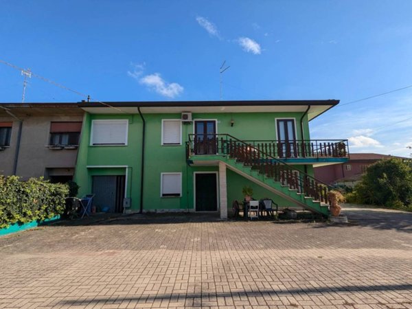 casa indipendente in vendita a Porto Viro