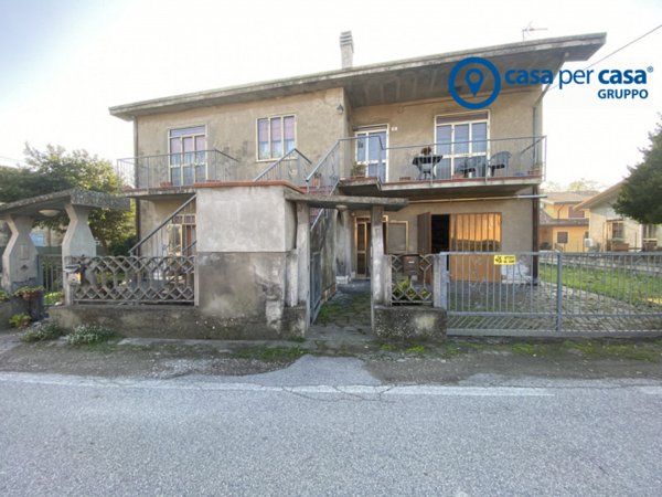 casa indipendente in vendita a Porto Viro