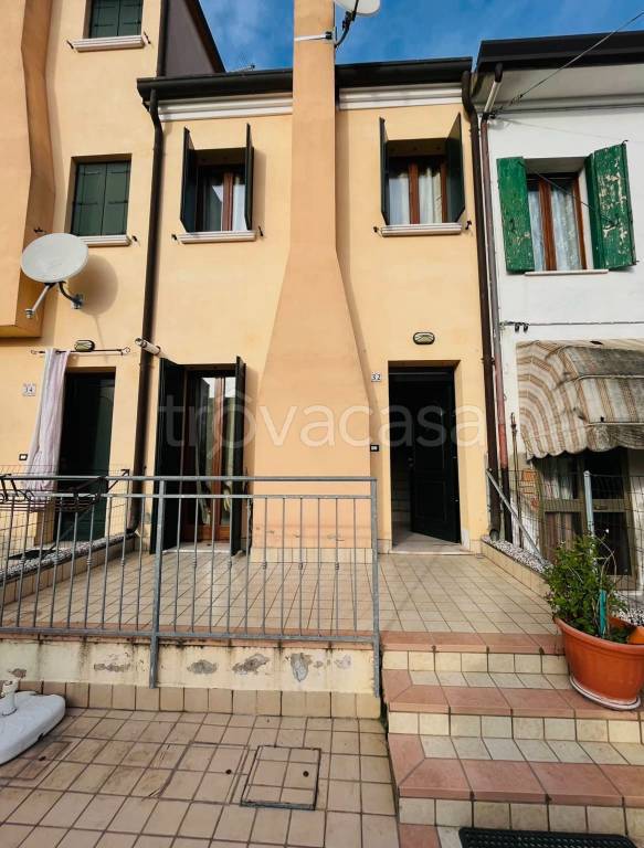 casa indipendente in vendita a Porto Viro