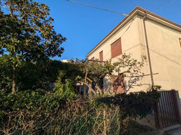 casa indipendente in vendita a Porto Viro