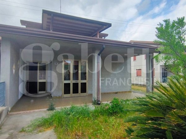 casa indipendente in vendita a Porto Viro