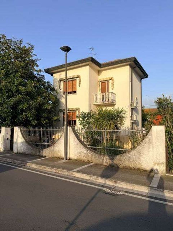 casa indipendente in vendita a Porto Viro