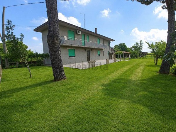 casa indipendente in vendita a Porto Viro in zona Porto Levante