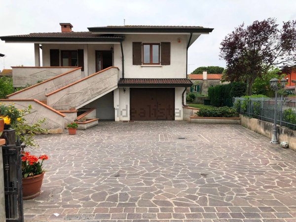 casa indipendente in vendita a Porto Viro