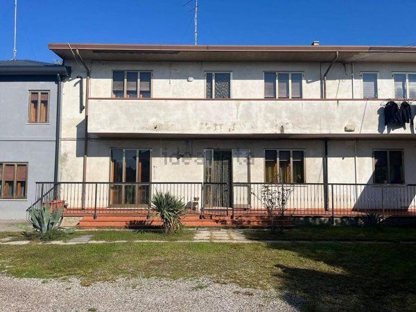 casa indipendente in vendita a Porto Viro