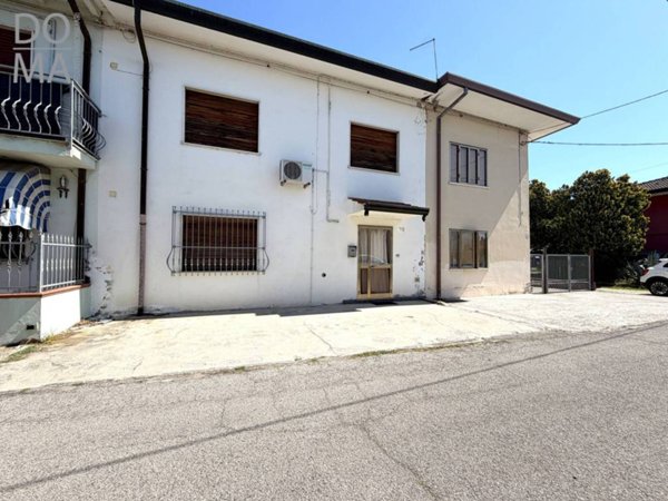 casa indipendente in vendita a Porto Viro