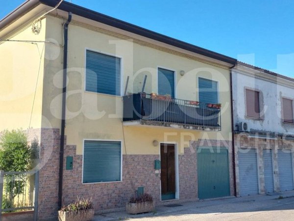 casa indipendente in vendita a Porto Viro